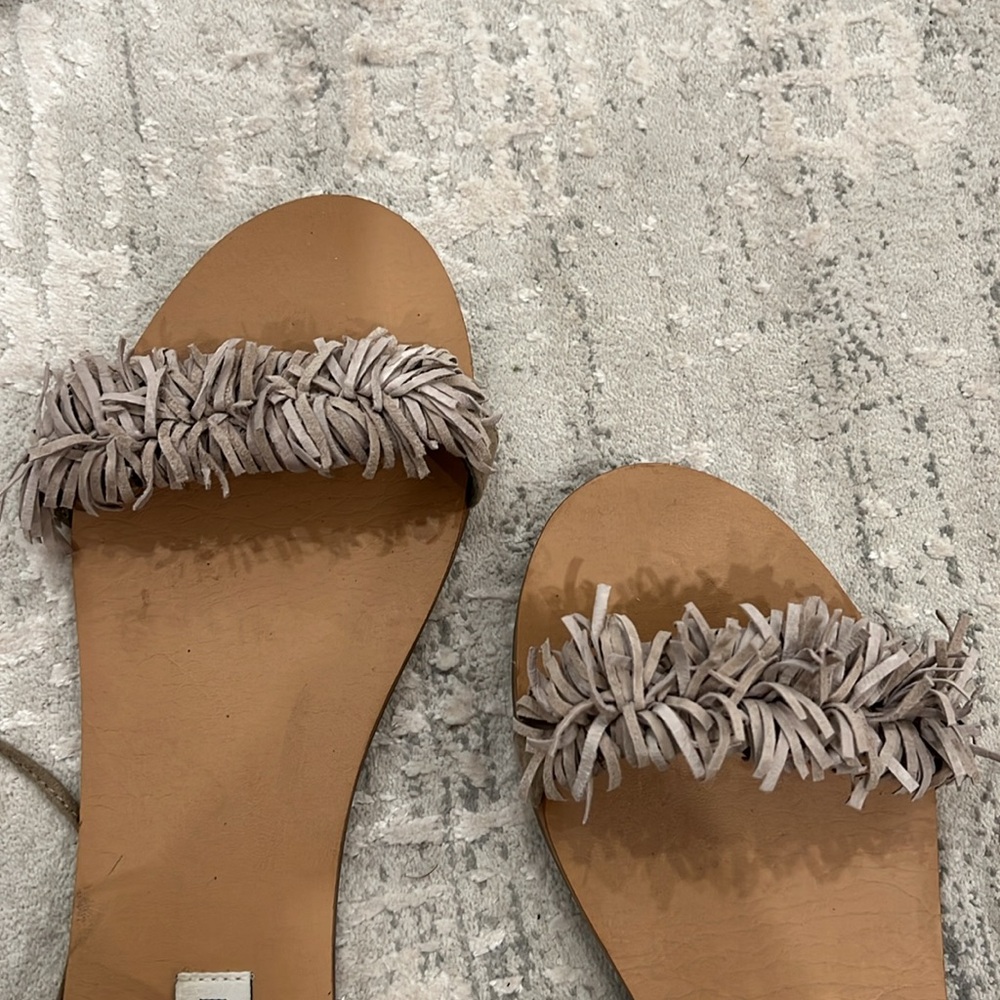 Steve Madden tie up fringe sandals - Picture 5 of 6